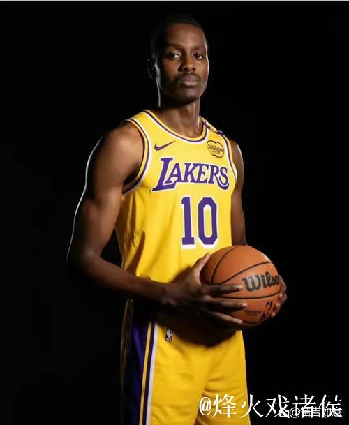 官方宣布：湖人双向合同签下7尺中锋 新秀赛季场均3+3